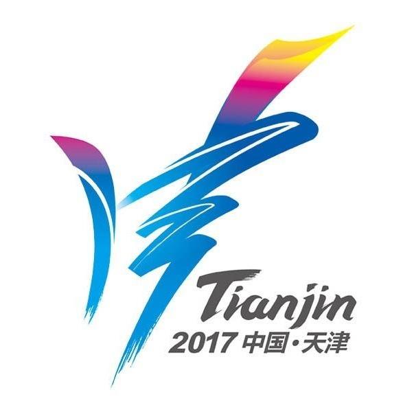 19世纪末，一个不服凡的女子在江南水乡绍兴成长起来，她是原福建巡抚秋寿南的女儿，父亲伤时感事的情怀自幼传染着她。在今后的日子里，秋瑾始终否决封建礼教，寻求男女同等，心中装有国度和百姓苍生。另外，秋瑾（黄奕 饰）武功崇高高贵，饱读诗书，可是她无力改变那时中国的近况。自雅片战争掉败以来，陈旧迂腐的满清当局与列强接连签定了无数条丧权辱国的不服等公约，古老的华夏年夜地沦为了任人宰割的肥羊。